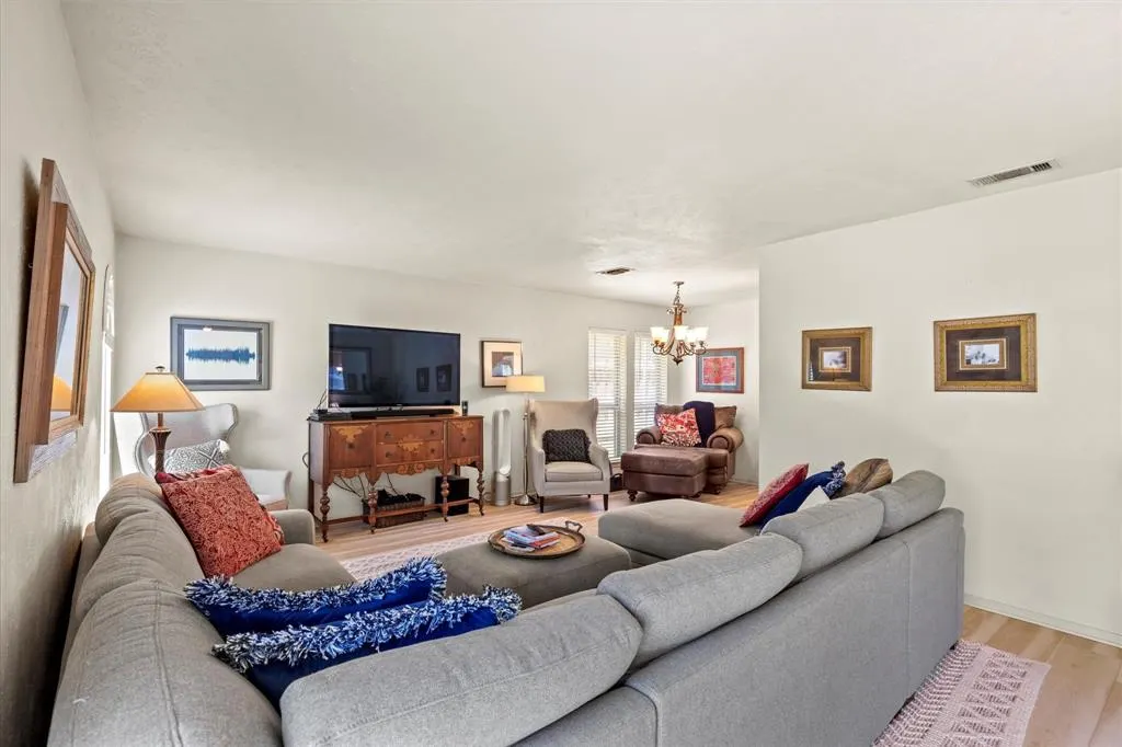 2906 Whitemarsh Circle