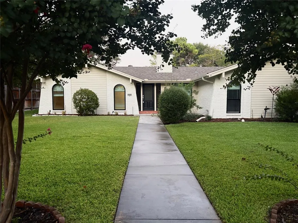 2906 Whitemarsh Circle