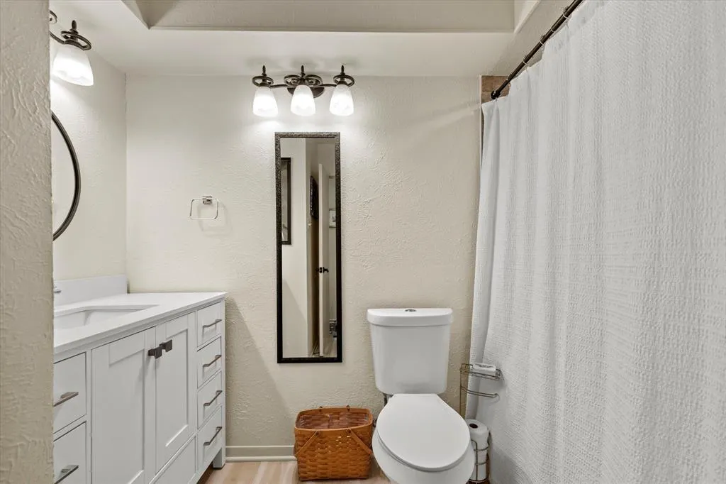 2906 Whitemarsh Circle