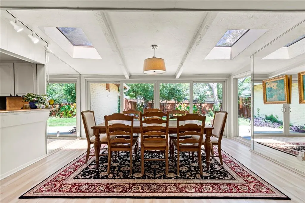 2906 Whitemarsh Circle