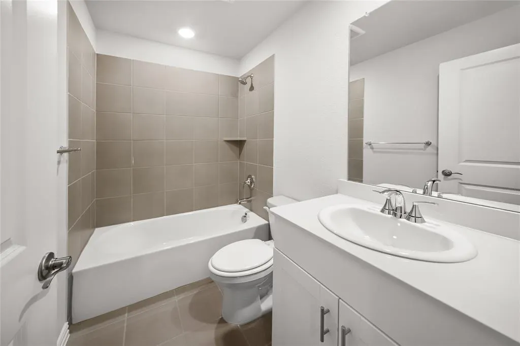 707 Whispering Winds Trail