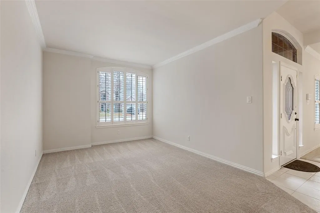 5712 Lafayette Drive