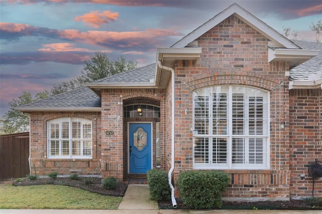 5712 Lafayette Drive