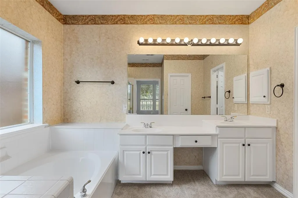 5712 Lafayette Drive