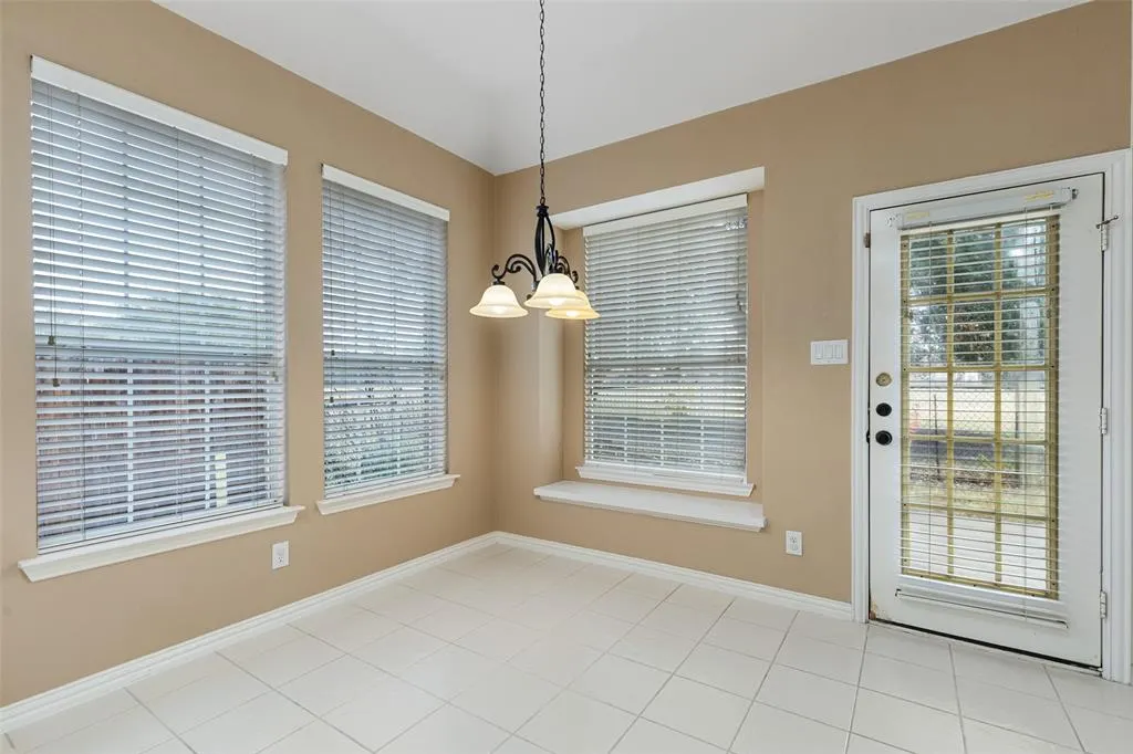 5712 Lafayette Drive