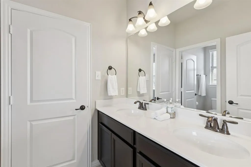 1301 Grapevine Cove