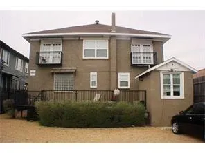 1122 N Zang Boulevard, #105