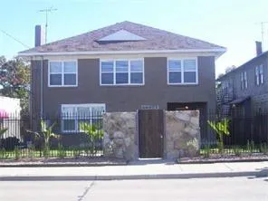 1122 N Zang Boulevard, #105