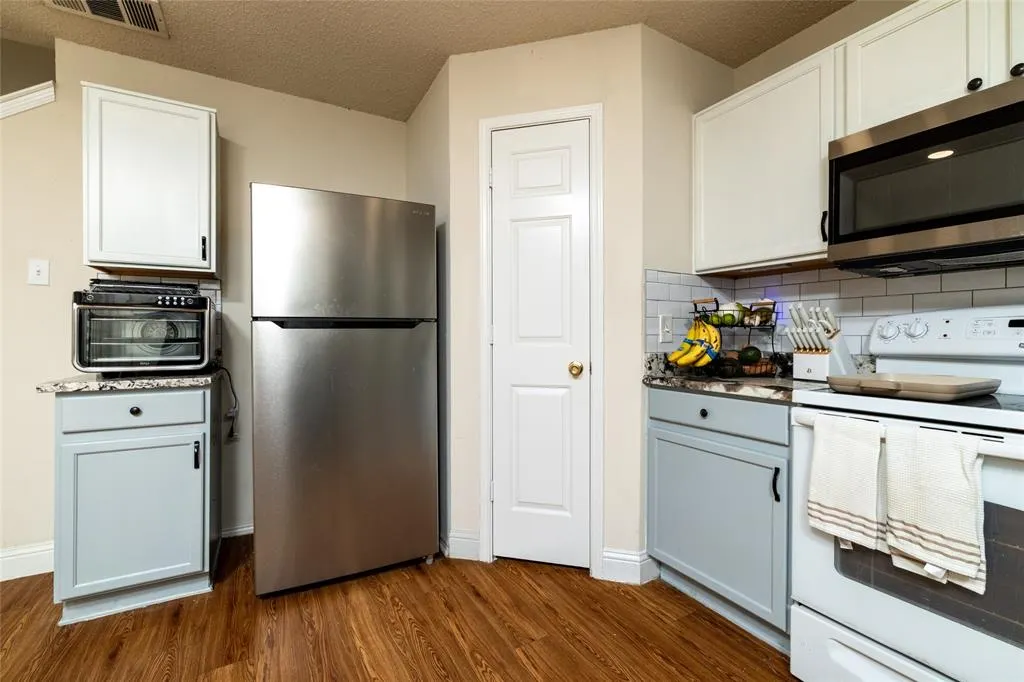 2440 Tan Oak Drive