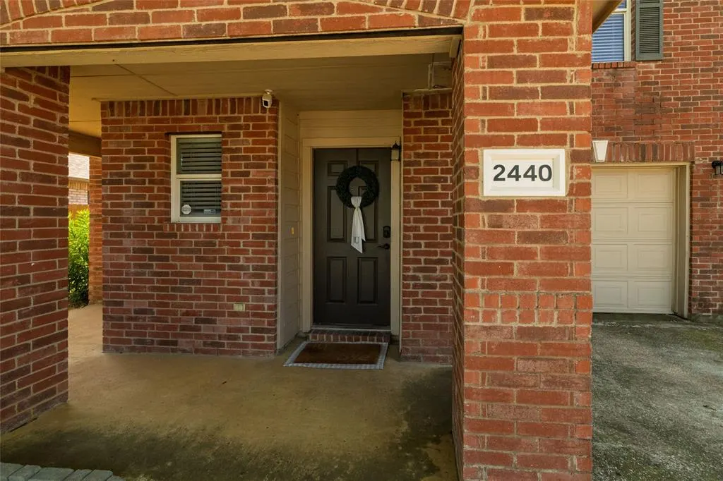 2440 Tan Oak Drive