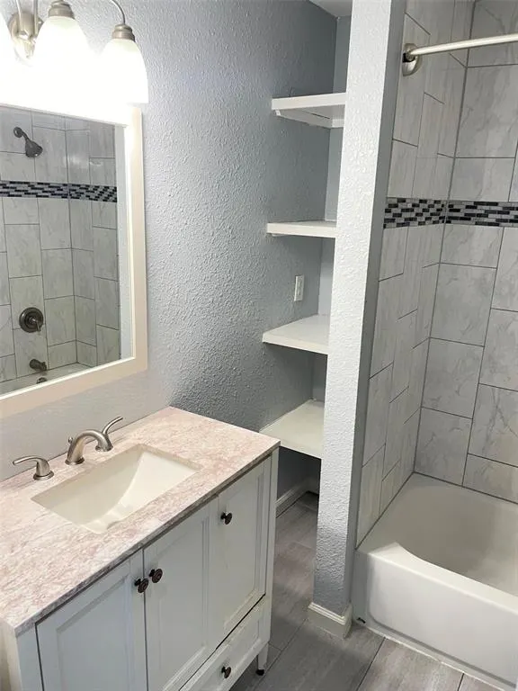 4522 Gaston Avenue, #3