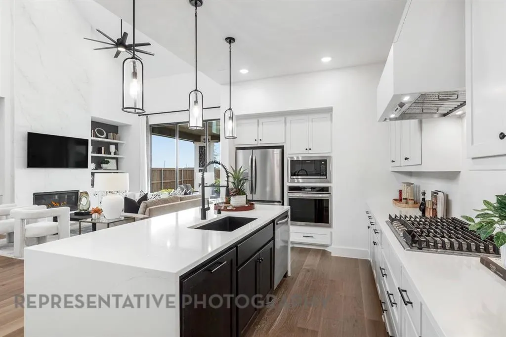 6321 Foxglove Lane