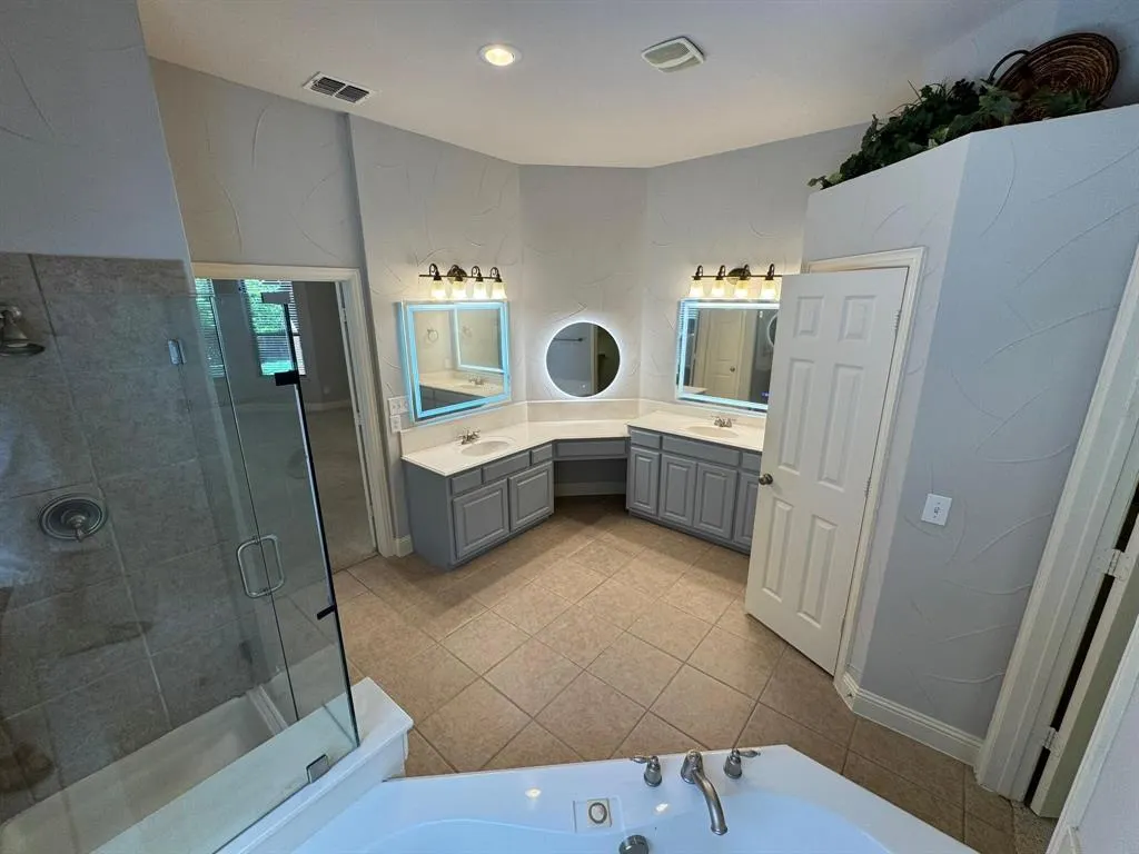 15750 Crown Cove Lane