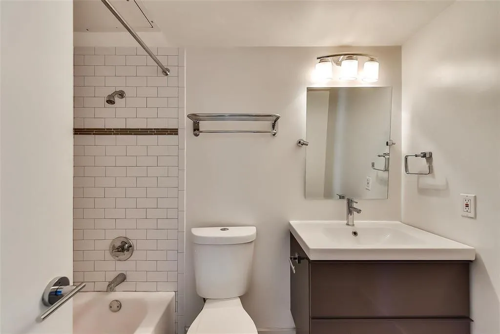 8180 Lemmon Avenue, #201