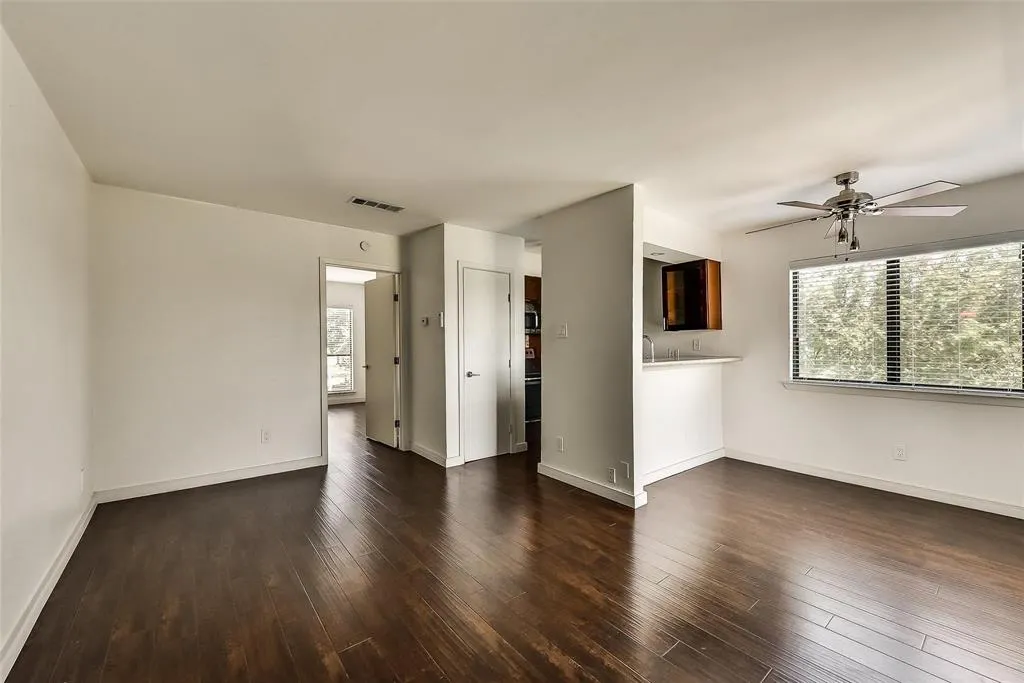 8180 Lemmon Avenue, #201