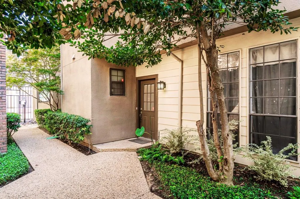 4116 Cole Avenue, #307