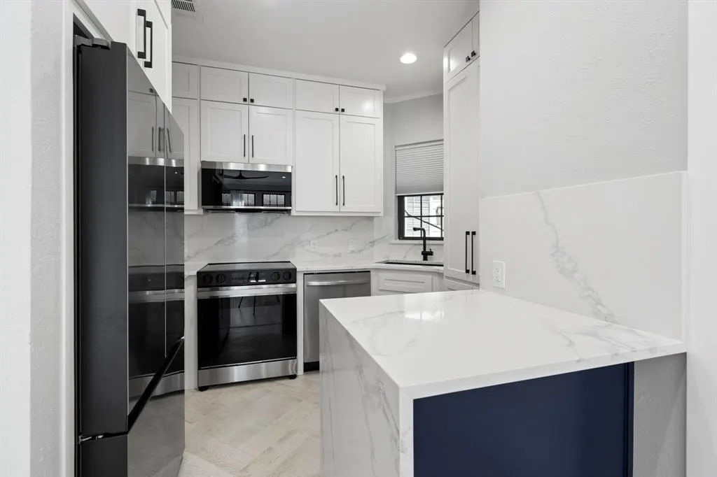 4116 Cole Avenue, #307