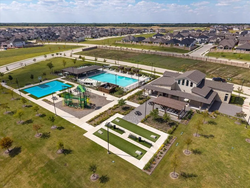 1010 Honeydew Lane