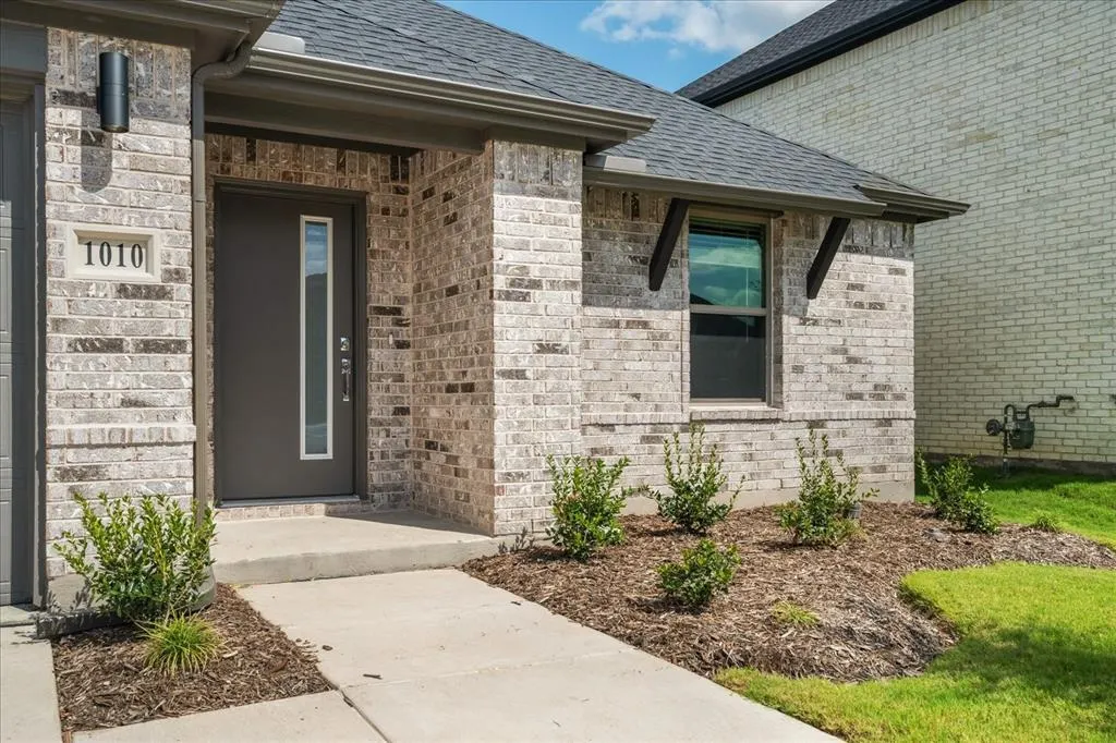 1010 Honeydew Lane