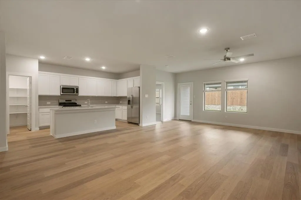 1010 Honeydew Lane