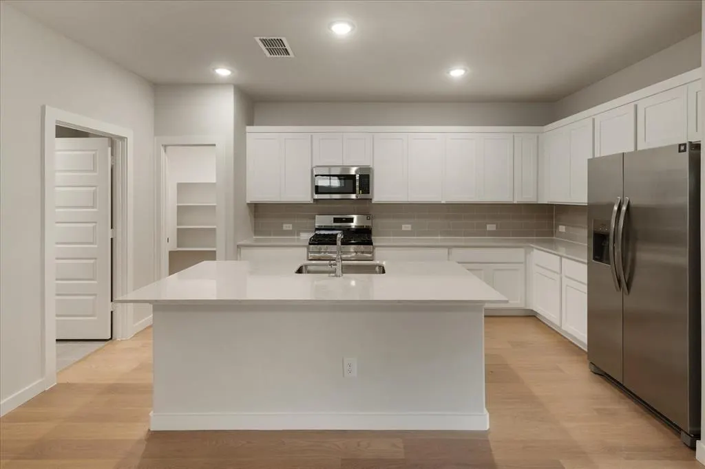 1010 Honeydew Lane