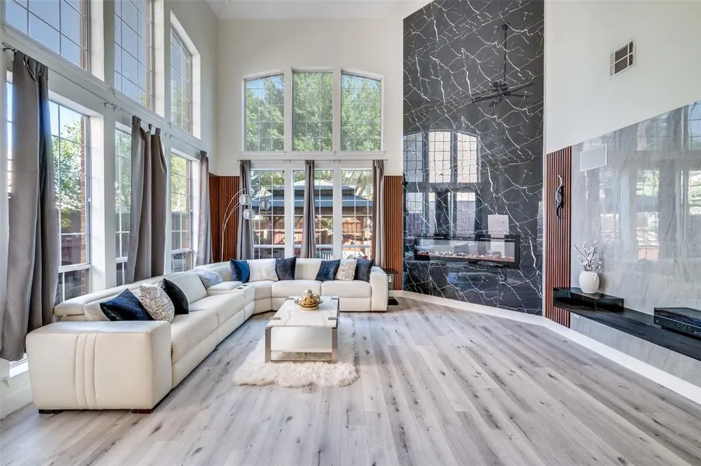 2294 Fox Crossing Lane