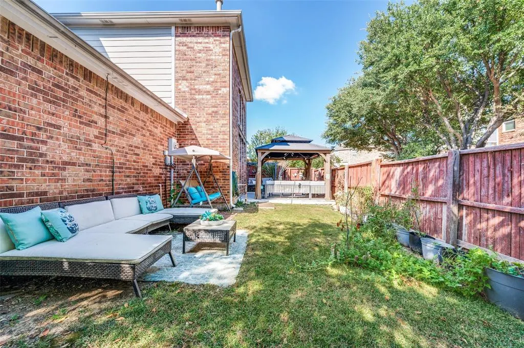 2294 Fox Crossing Lane