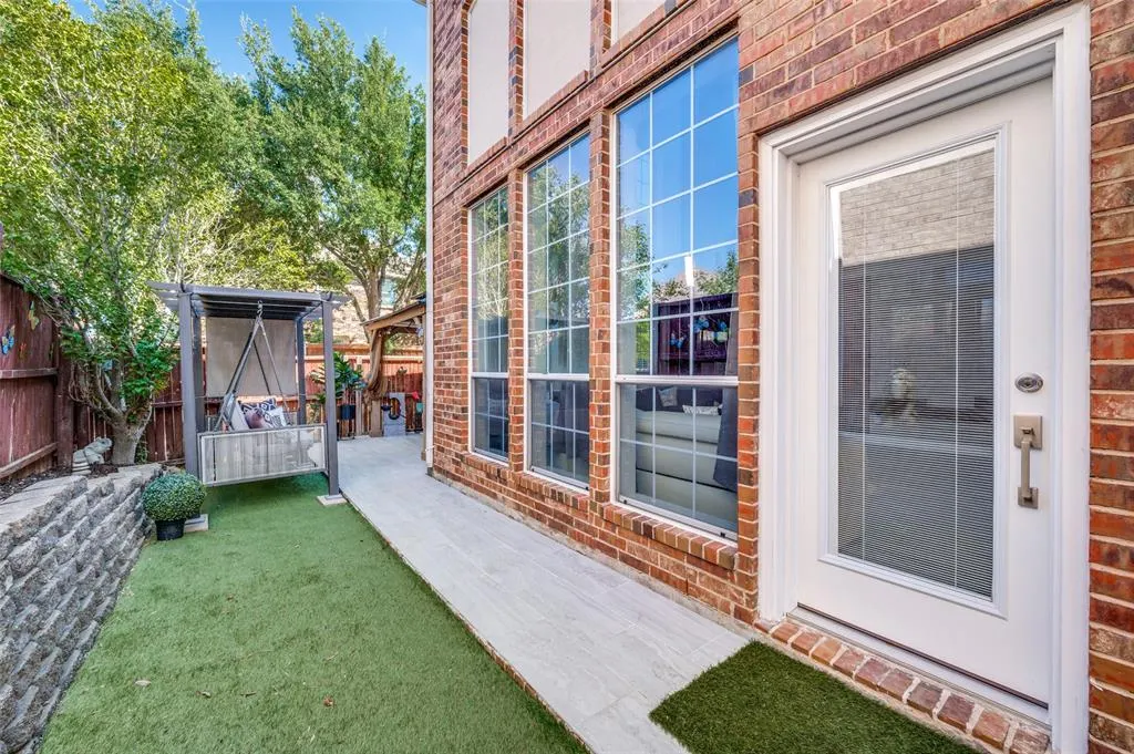 2294 Fox Crossing Lane