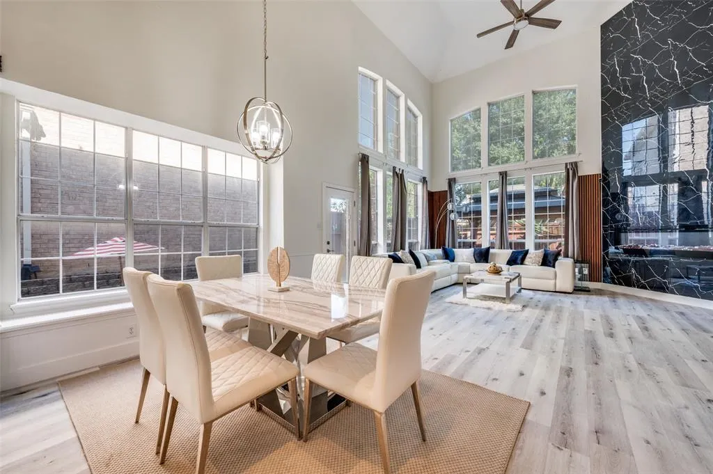 2294 Fox Crossing Lane