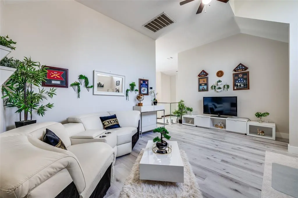 2294 Fox Crossing Lane