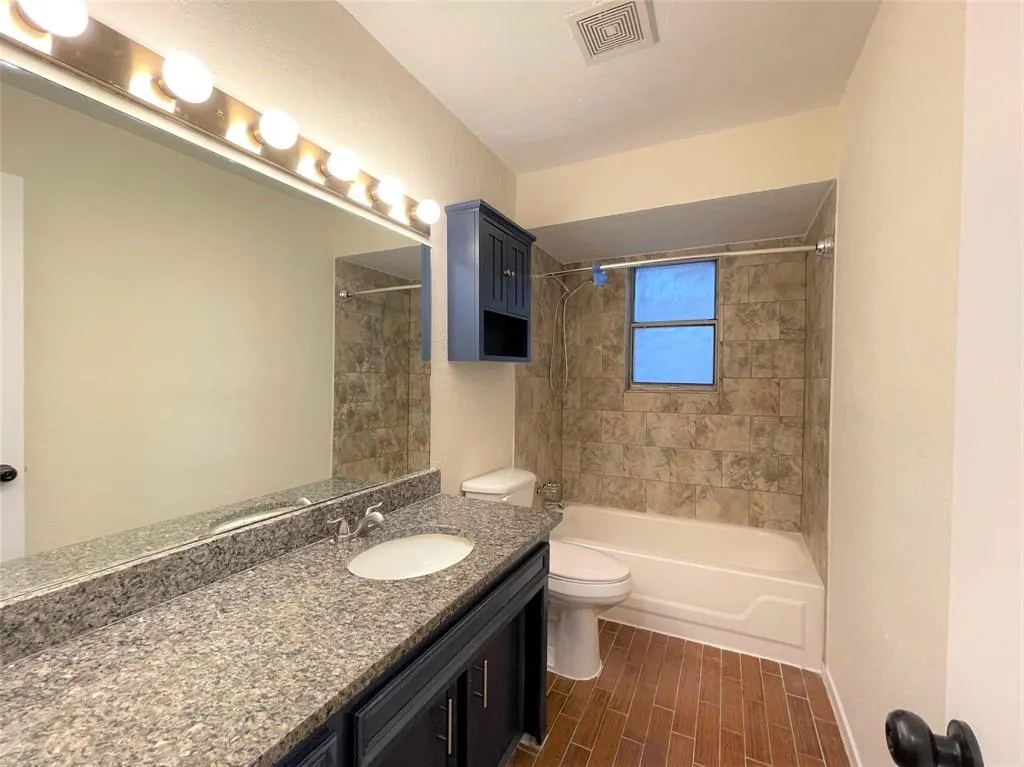 101 E 2nd Street