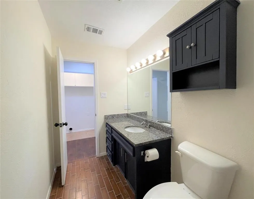 101 E 2nd Street