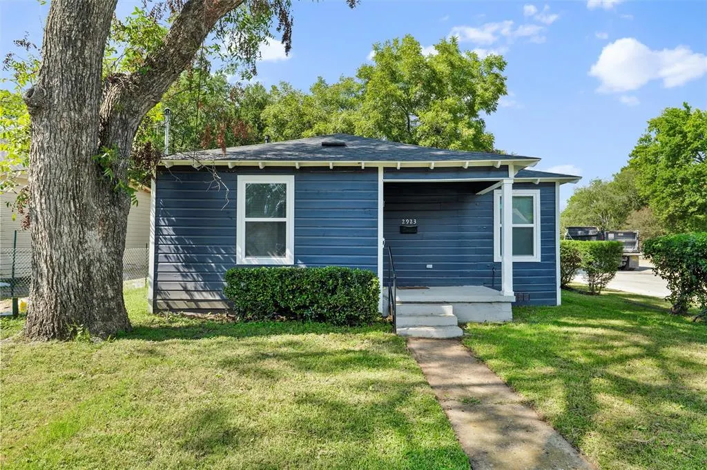 2923 Carpenter Avenue