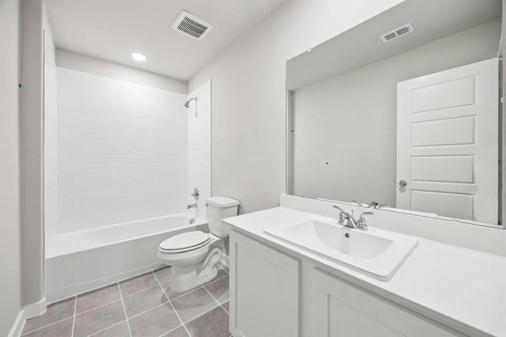 514 Regency Court