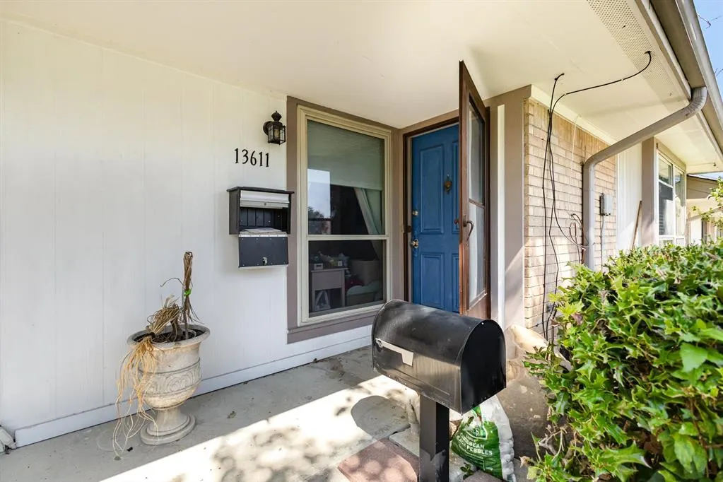 13611 Flagstone Lane