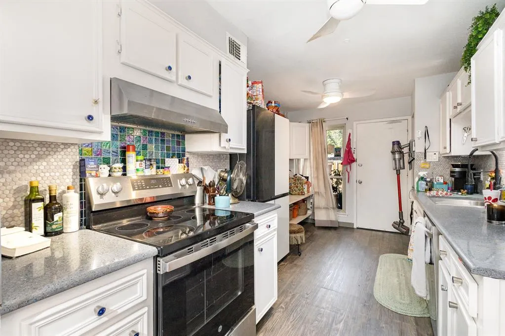13611 Flagstone Lane