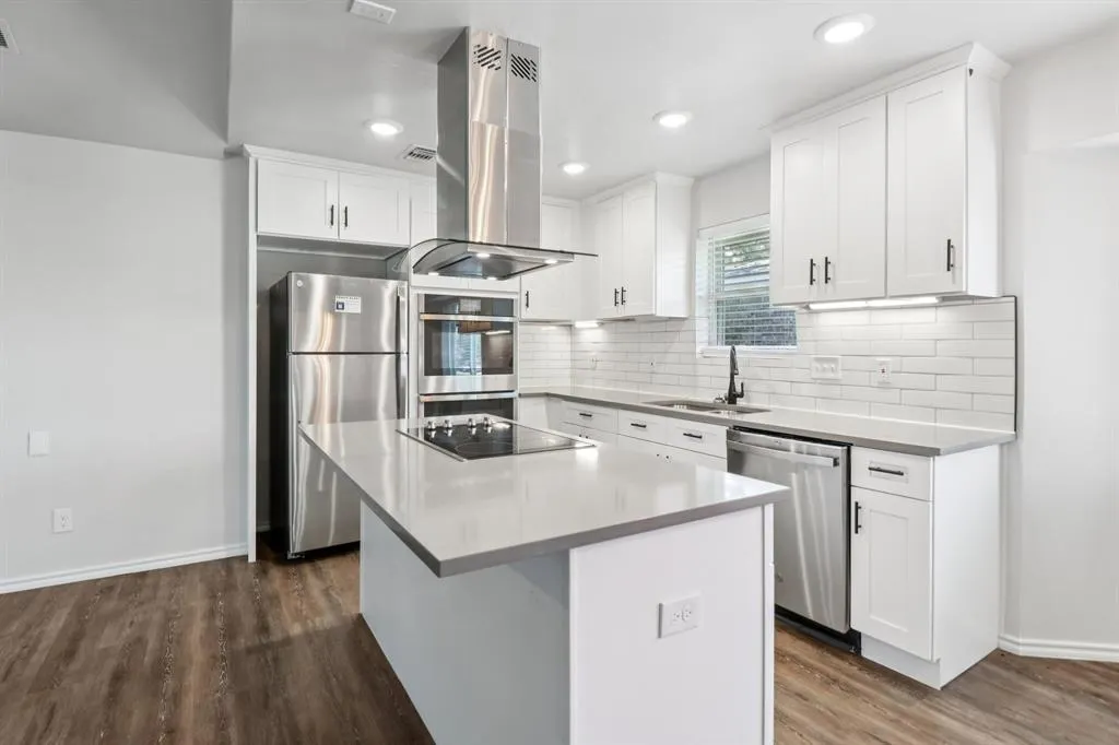 1007 HILLSDALE Drive