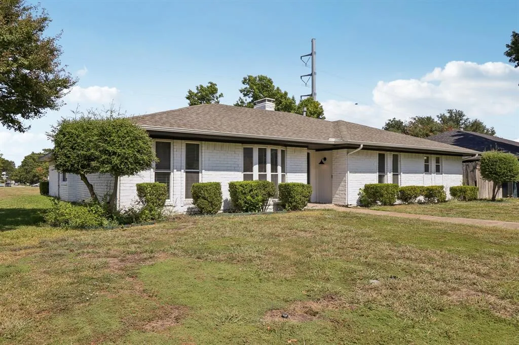 1007 HILLSDALE Drive