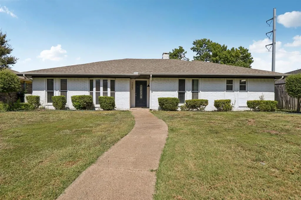 1007 HILLSDALE Drive