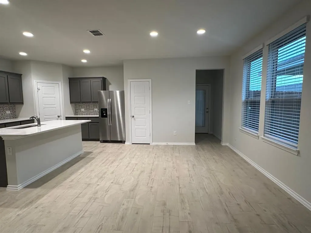 1613 EDGEWAY Drive