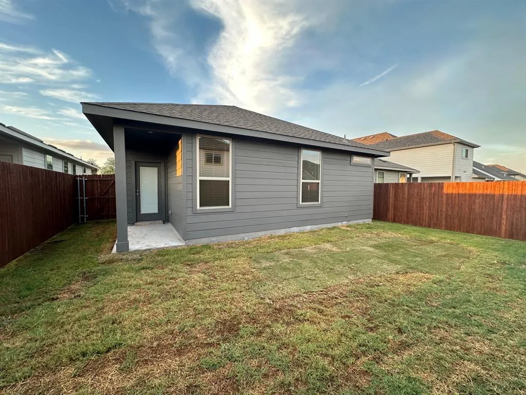 1613 EDGEWAY Drive