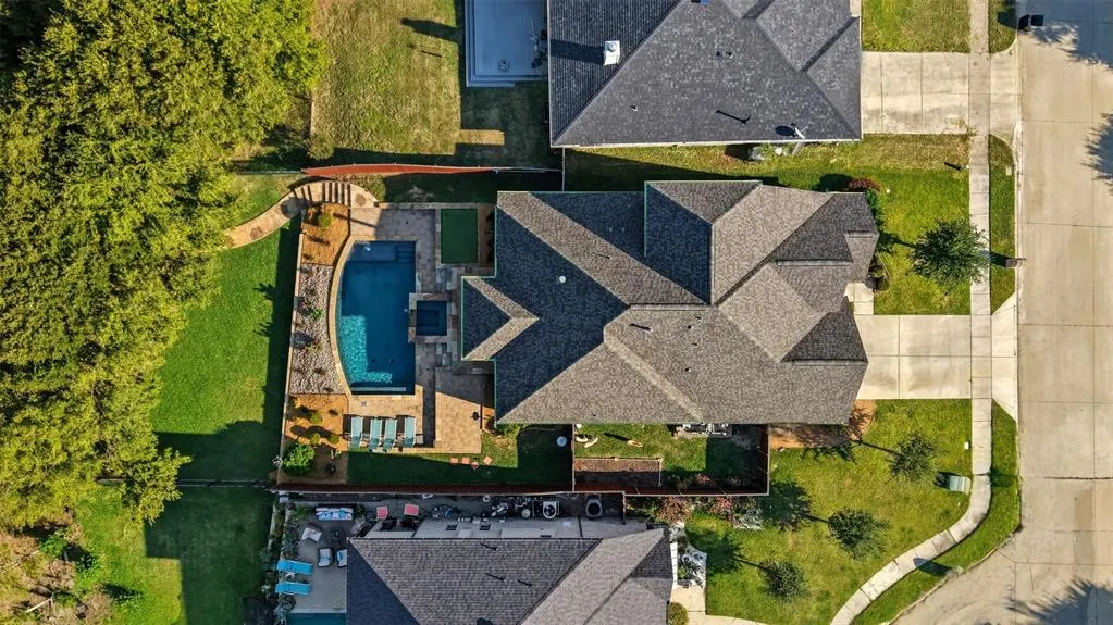 533 Longshore Drive