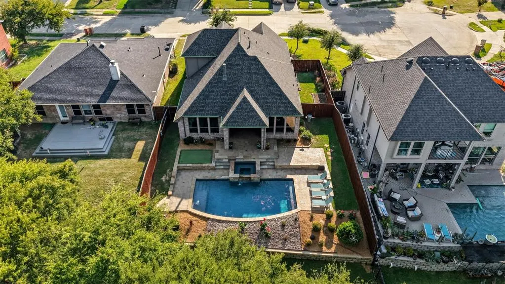 533 Longshore Drive