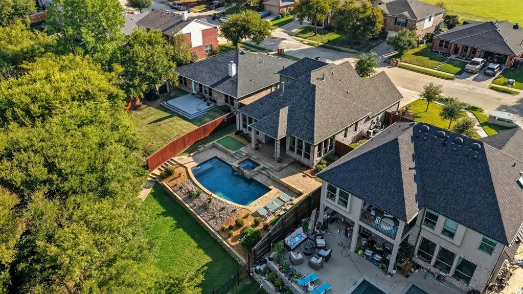 533 Longshore Drive