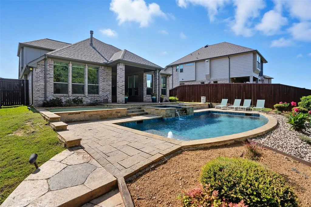 533 Longshore Drive