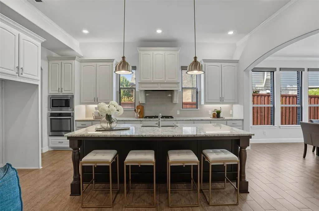 533 Longshore Drive