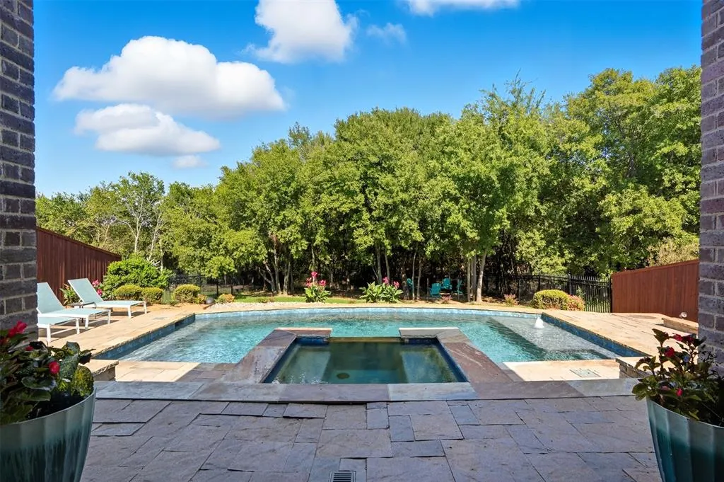 533 Longshore Drive