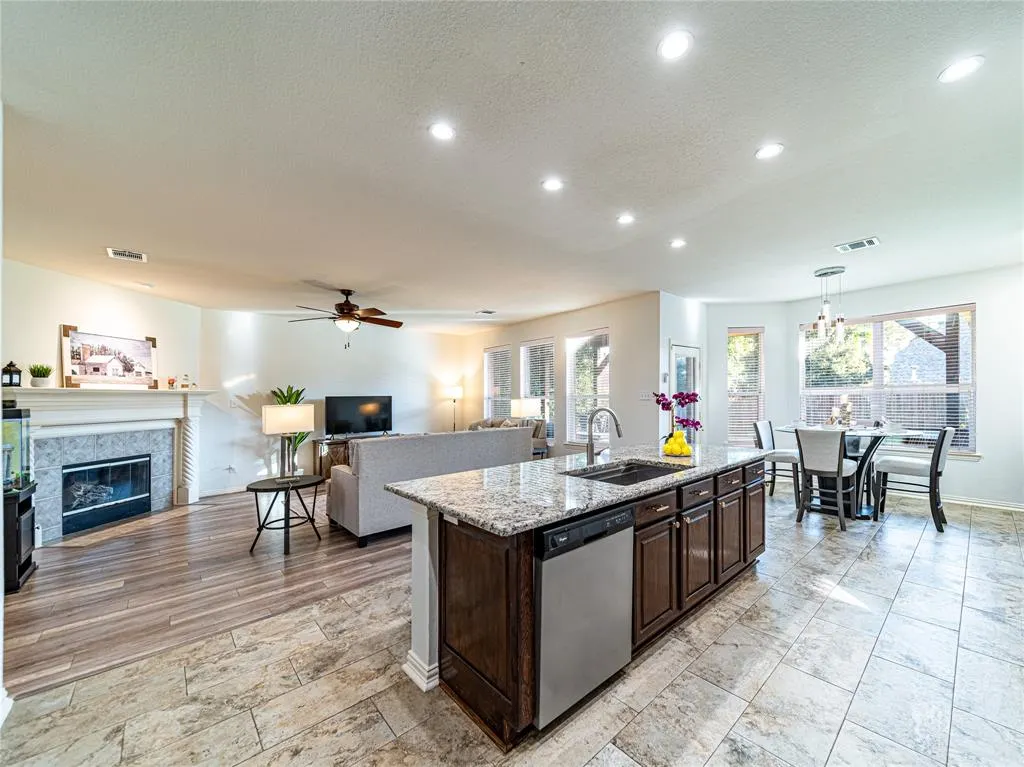 8601 Tanglewood Drive