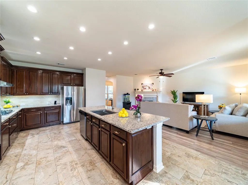 8601 Tanglewood Drive