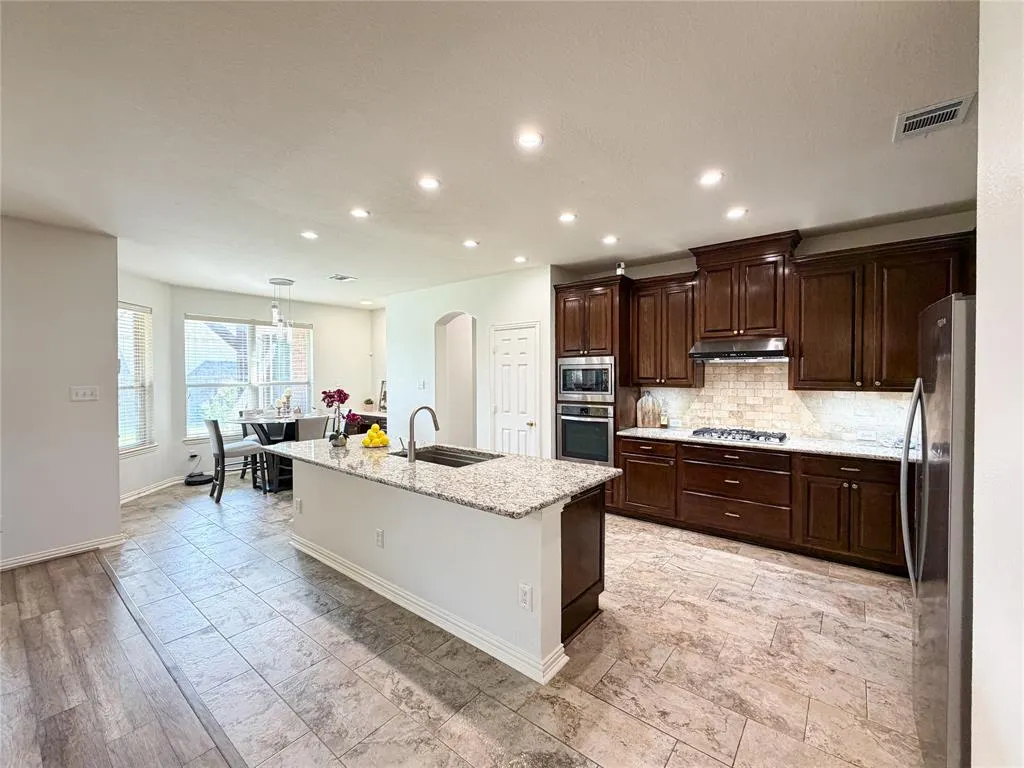 8601 Tanglewood Drive